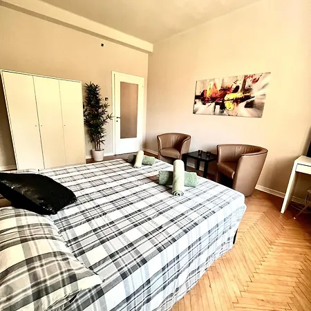 Locchi Apartment *